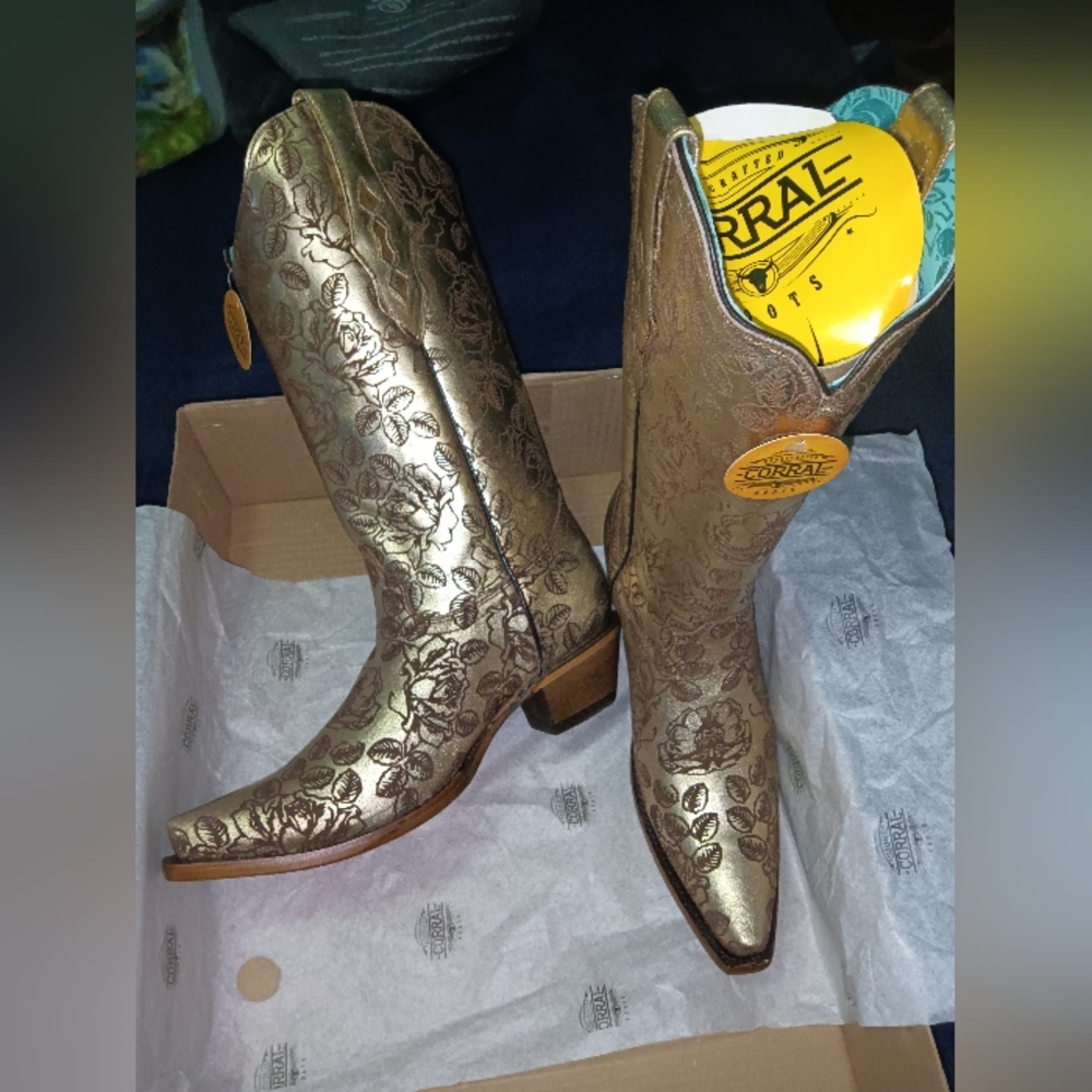 Corral Women's Snip Toe 13" Floral Laser Cut Western Boots Golden Z5083
